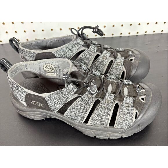Keen Newport closed toe water sandals size 9.5 main image 5